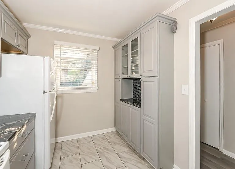 2505 W Broad St #122 — Photo 7