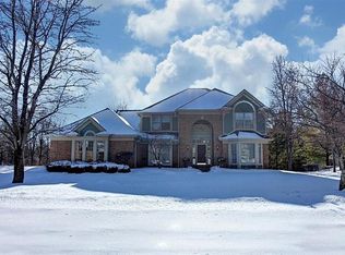 1481 Clear Brook Dr, Sugarcreek Township, OH 45440
