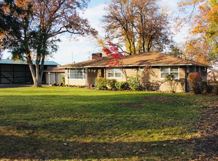 2070 Houston Rd, Phoenix, OR 97535