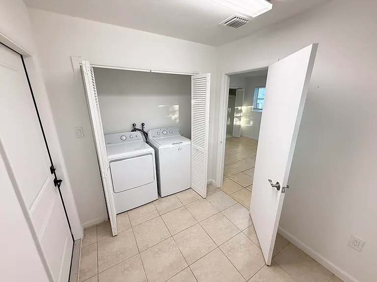 912 SE Tarpon Ave — Photo 21