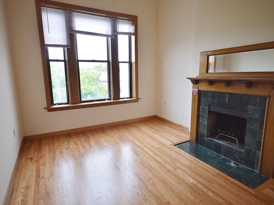 1st image of 1758 N Clybourn Ave #3