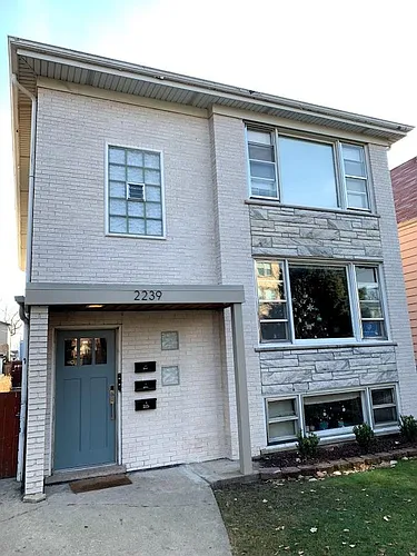 2239 W Winona St #2 Photo 1