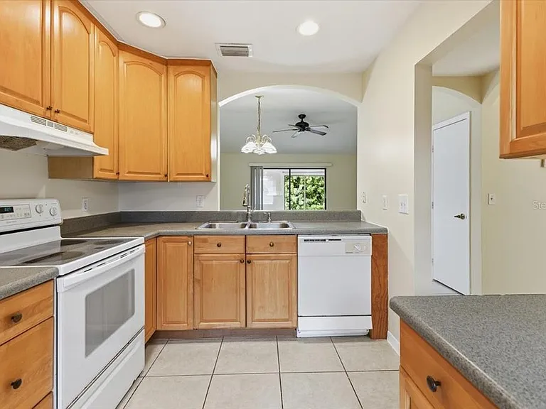 10507 Pendleton Ave #B — Photo 8