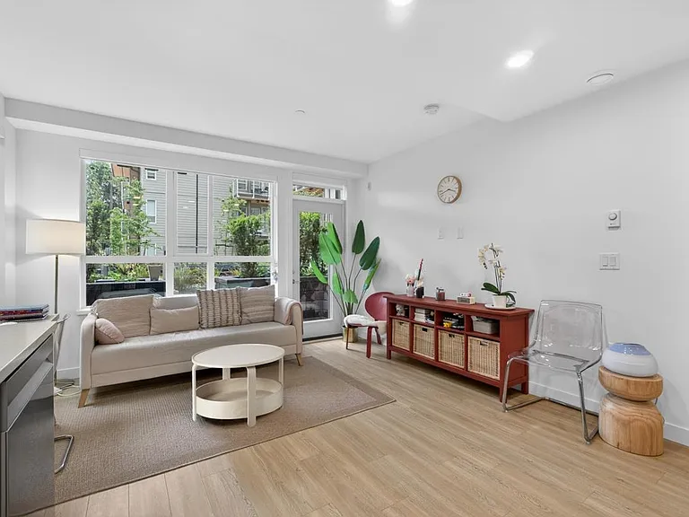723 Grover Ave #210 — Photo 4