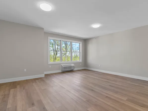 2021 Jones Road image 4 of 14