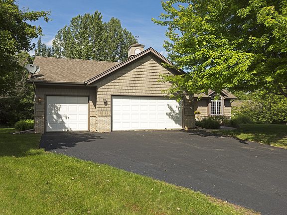 3rd image of 8125 Bayberry Cir