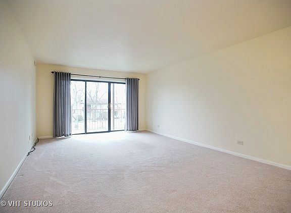 3rd image of 250 W Parliament Pl APT 104