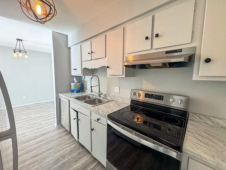 1287 Schaub Dr #1-E — Photo 4