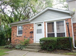 2128 Greenwood Ct, Streamwood, IL 60107
