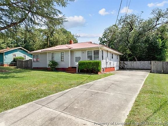 4th image of 909 Sandalwood Dr