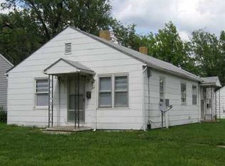 854 S Crestway St, Wichita, KS 67218