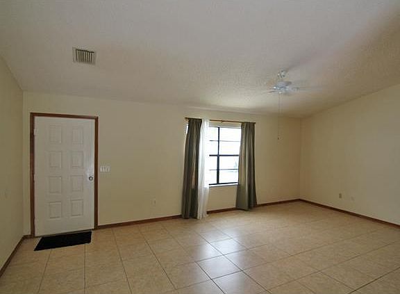 3rd image of 971 SW Haleyberry Ave