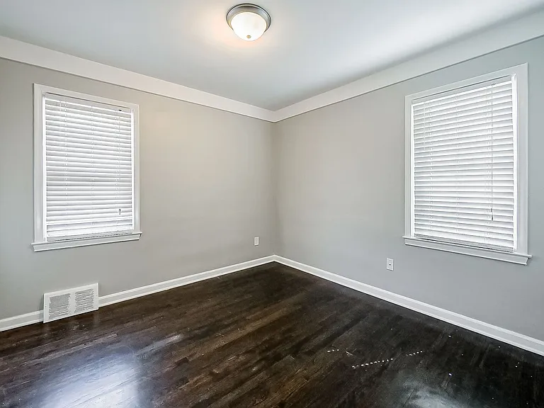 113 S Minerva Ave — Photo 18