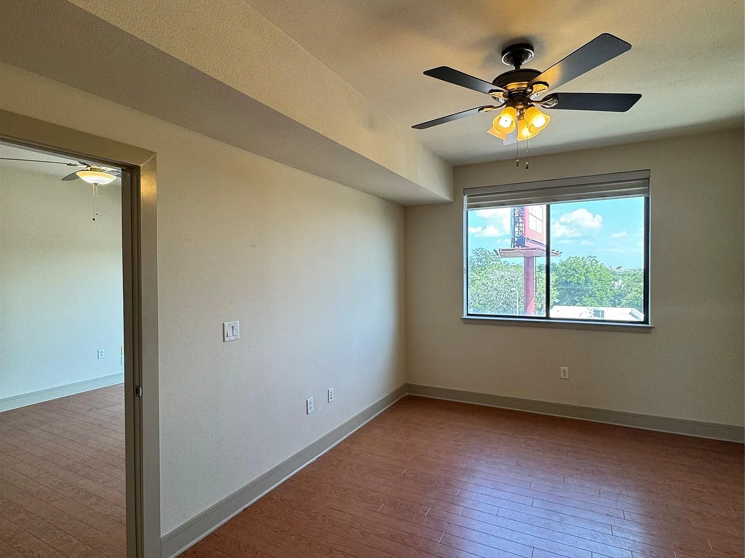 2 bed, 2.0 bath, 1053 sqft, $2,295 — Photo 4