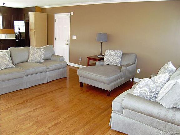4th image of 180 Bevis Ln