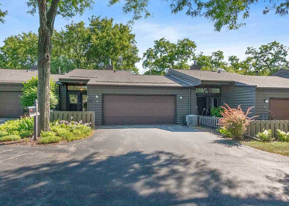 1st image of 14 Webster Heights Dr #14
