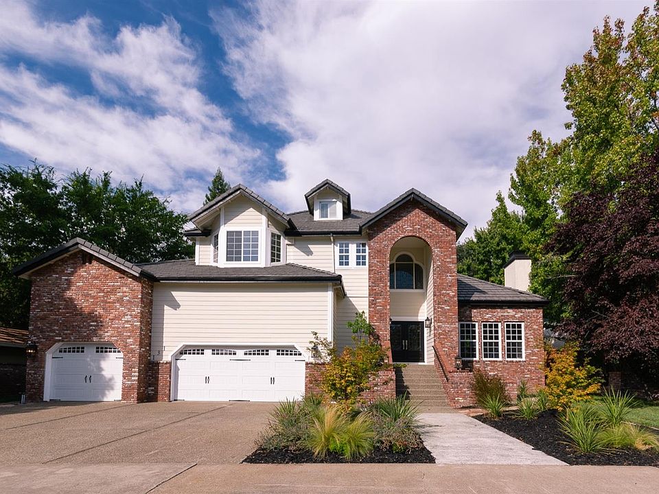 1st image of 131 Carmody Cir