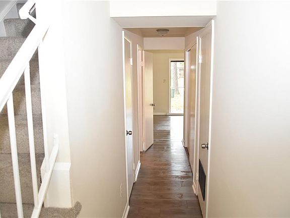 4th image of 1078 Willow Green Dr