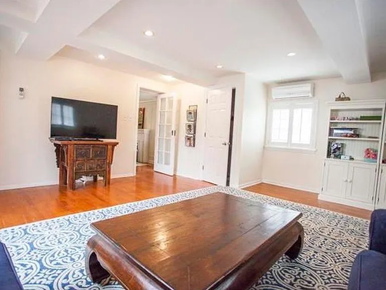 555 Stratford Ave — Photo 11