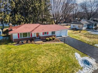 122 Allwood Dr, Rochester, NY 14617