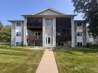 540 Augusta Cir APT 5, North Liberty, IA 52317
