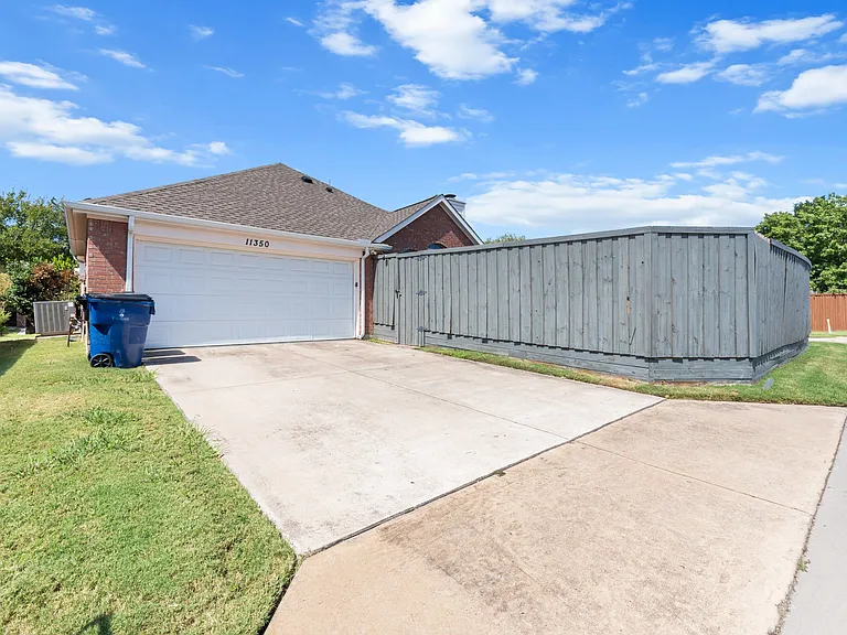 11350 Balcones Dr — Photo 33