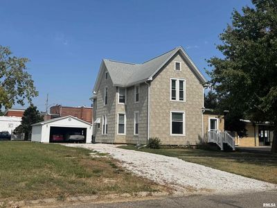 117 E Vernon St, Farmington, IL, 61531