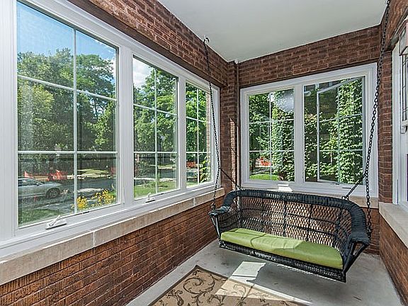 2nd image of 614 N Taylor Ave