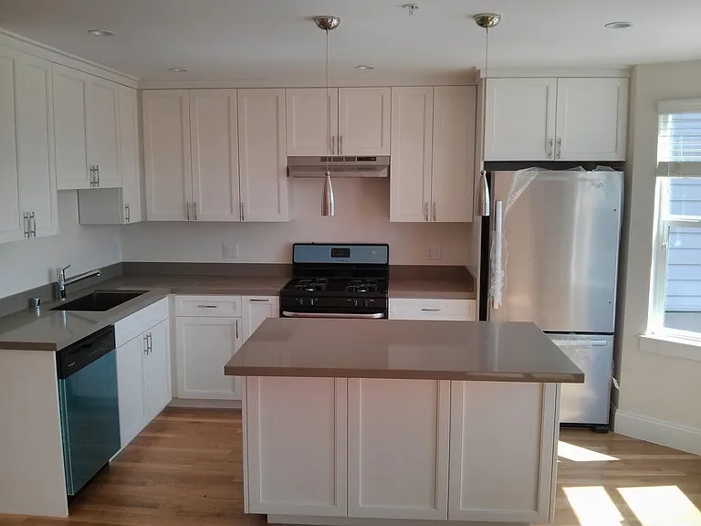 641 Natoma St — Photo 3