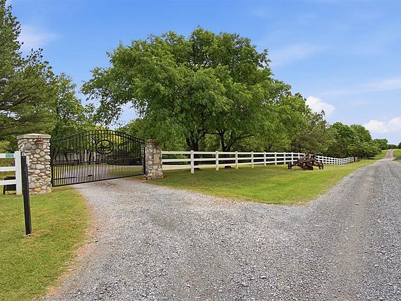 3rd image of 17020 Rustic Acre