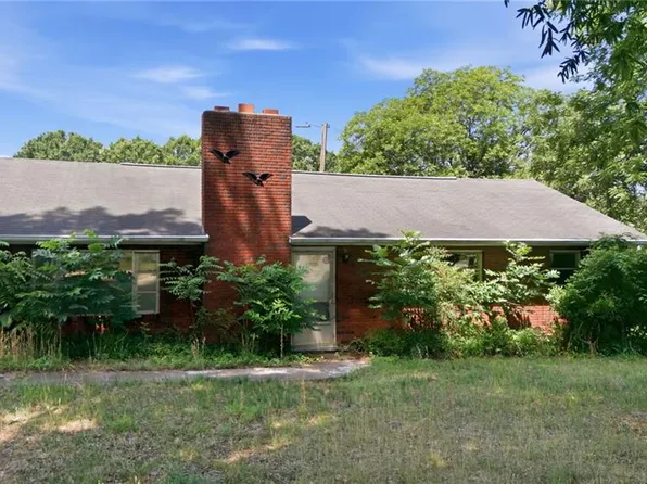 6628 University Pkwy, Rural Hall, NC 27045