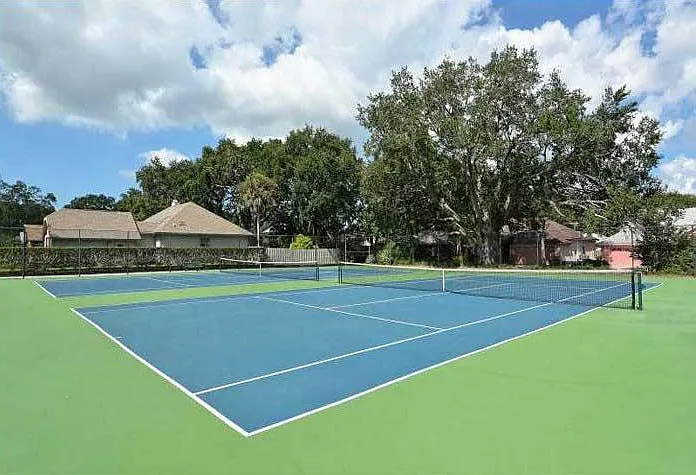 community pickleball/tennis courts