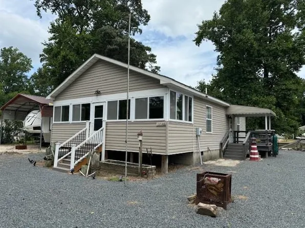 6145 Willow Dr, Horntown, VA 23395