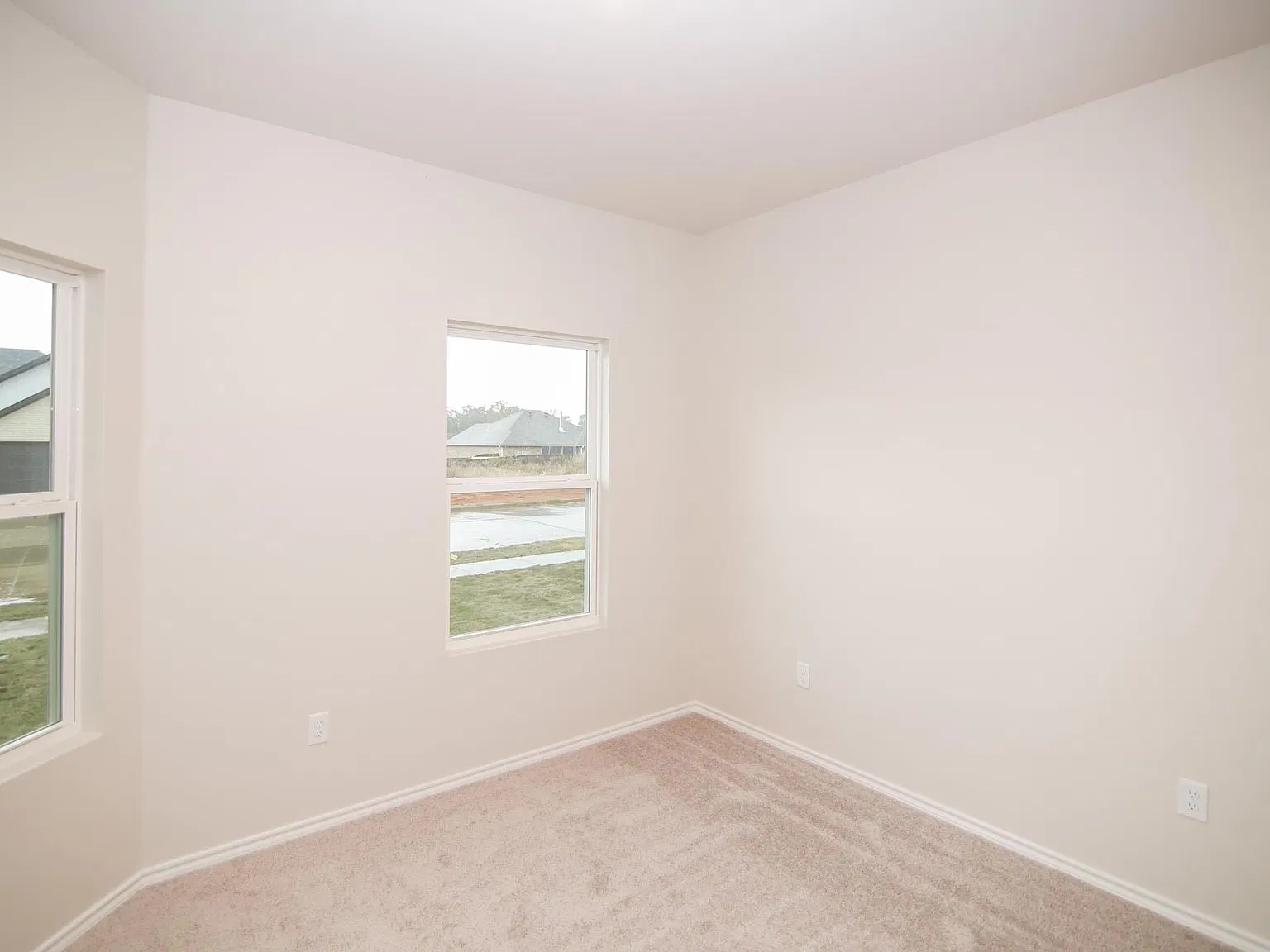 4 bed, 2.0 bath, 1553 sqft, $2,450 — Photo 3