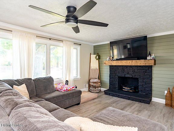 5th image of 5705 Tamarack Ln