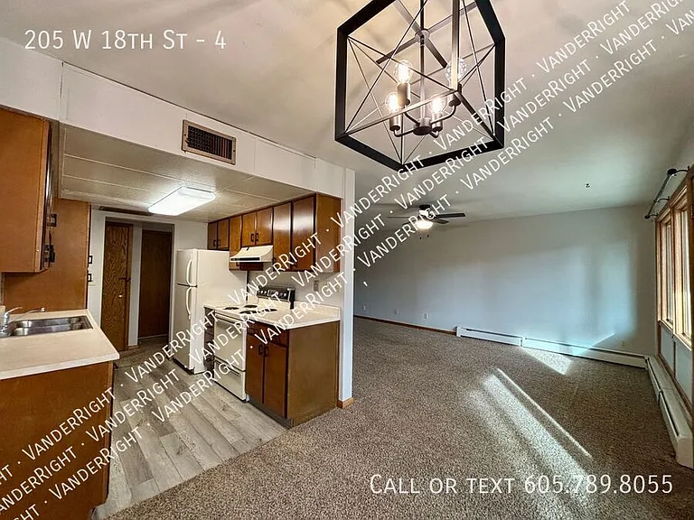 205 W 18th St — Photo 33