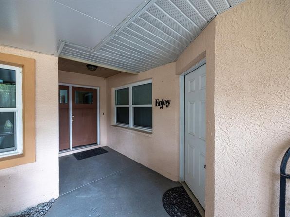 6438 Brentwood Dr, Zephyrhills, FL 33542
