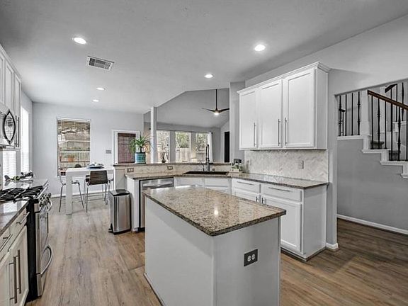 3rd image of 11103 Canyon Brook Ct