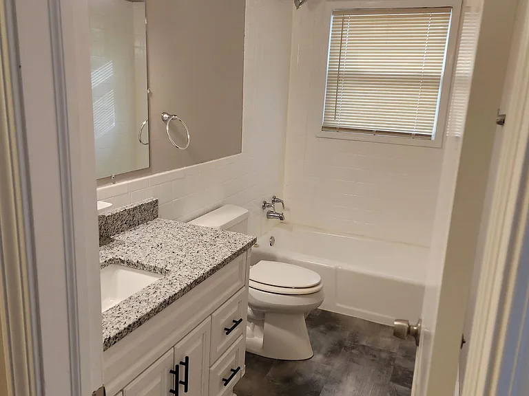 7331 Olive St — Photo 9