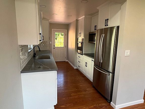 4th image of 1754 Chevalier Dr