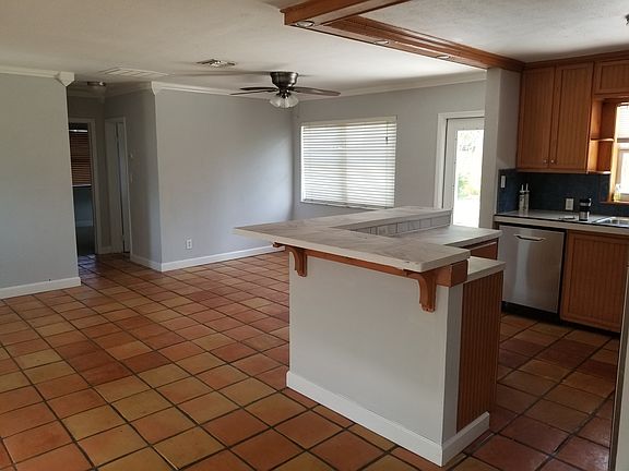 5th image of 195 SE Serenata Ct