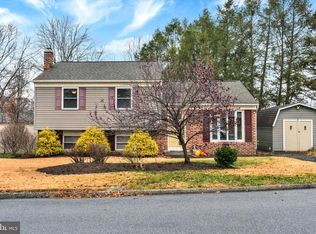 5586 Edsel St, Harrisburg, PA 17109