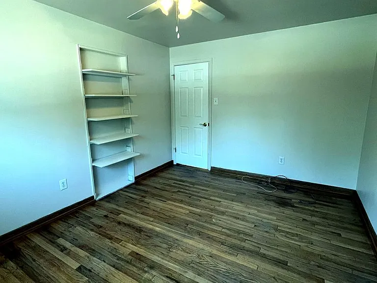 895 Holland St — Photo 12