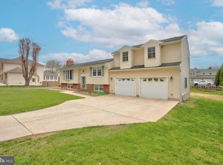 10193 Maxine St, Ellicott City, MD 21042