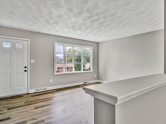 4th image of 6321 Nell Dr