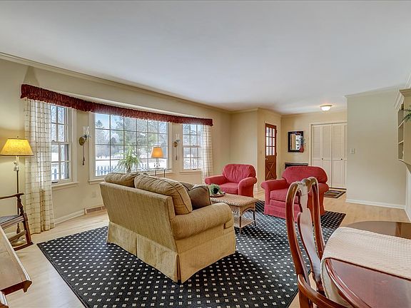 4th image of 11555 Hidden Valley Dr