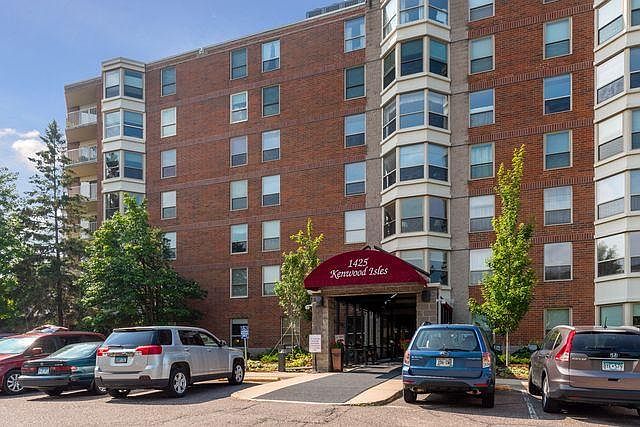 1st image of 1425 W 28th St APT 203