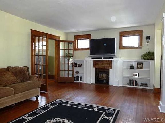 2nd image of 76 Somerton Ave