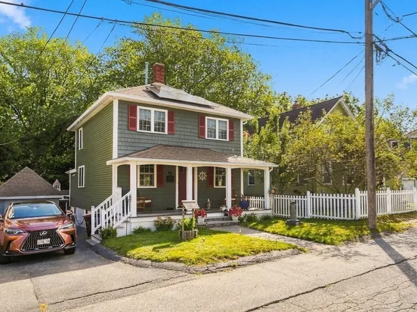 17 Bicknell Rd, Weymouth, MA 02191