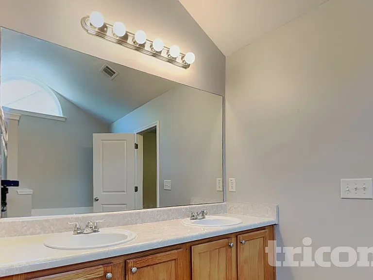 46 Crescent Woode Way — Photo 9